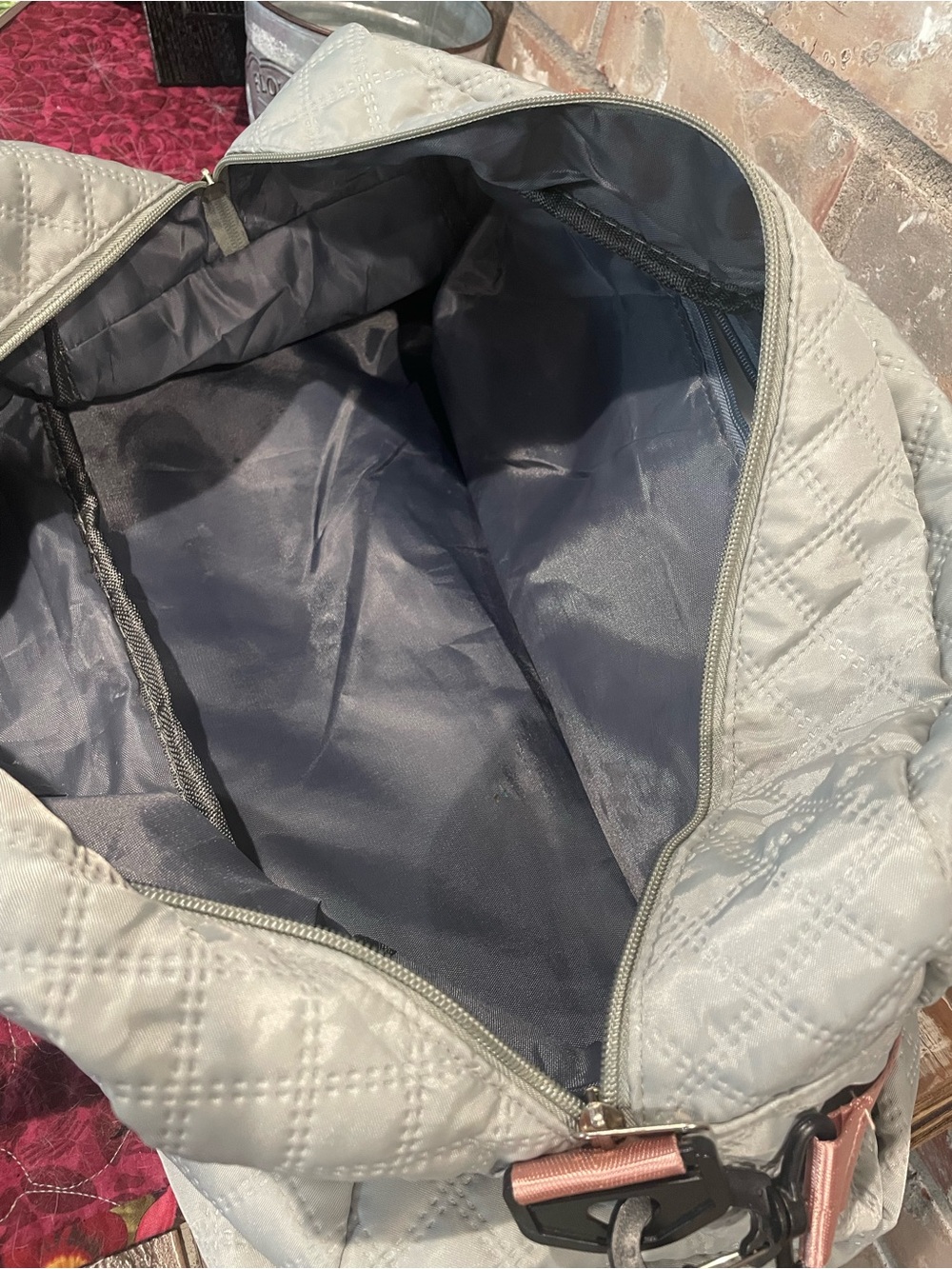 Zuomanni Quilted Sage Green Weekender Bag with Pink Satin Straps - Picture 8 of 14